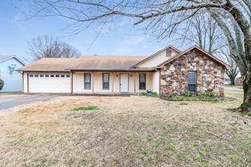 3902 Clover Hill Dr Bartlett, TN 38135